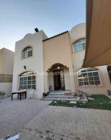 Used villa for sale  in Ain Khaled