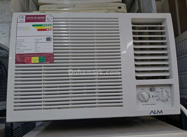 Good condition window ac sale call 77363741