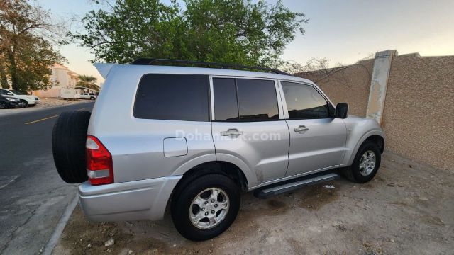 Mitsubishi Pajero-V6 2003 Japan