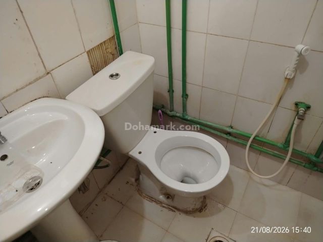 Sharing bed space available in a small studio for a bachelor.