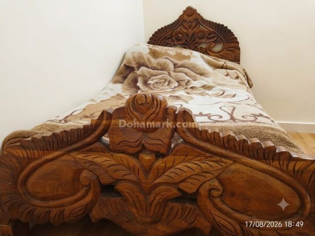 Sharing bed space available in a small studio for a bachelor.